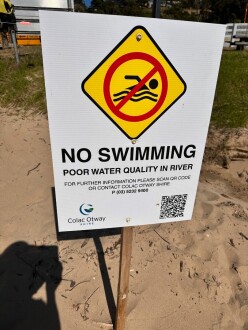 noswim_sign.jpeg: 